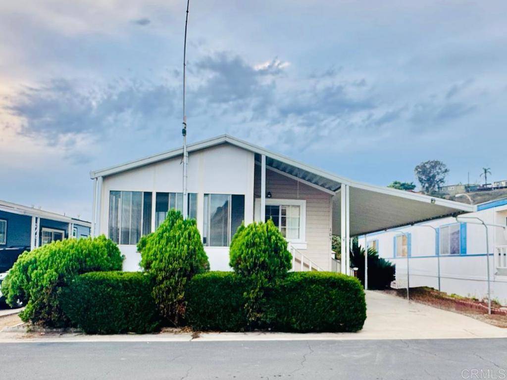 San Diego, CA 92139,3129 Calle Abajo #105