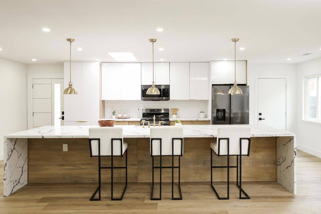 San Diego, CA 92117,4380 Rolfe RD