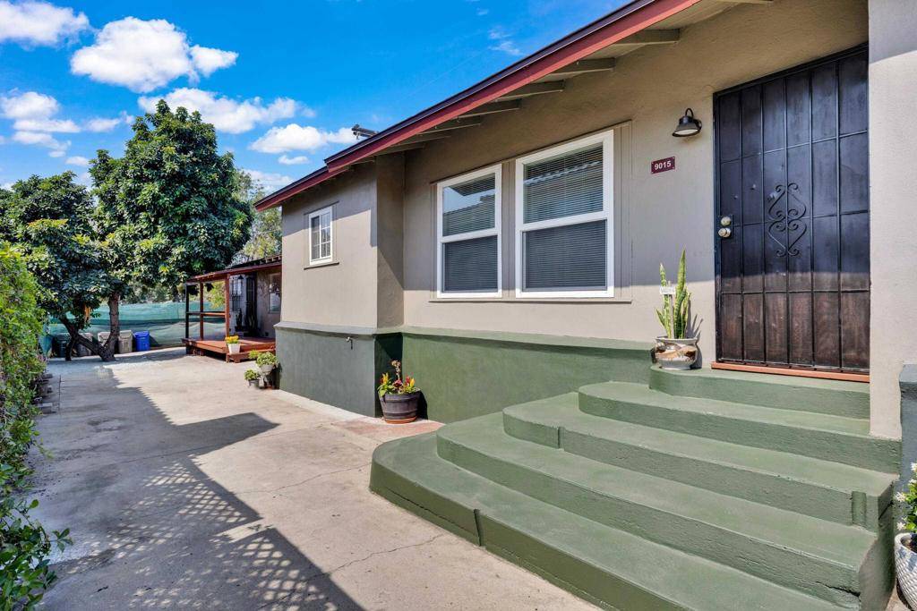 Spring Valley, CA 91977,9015 9017 Campo RD