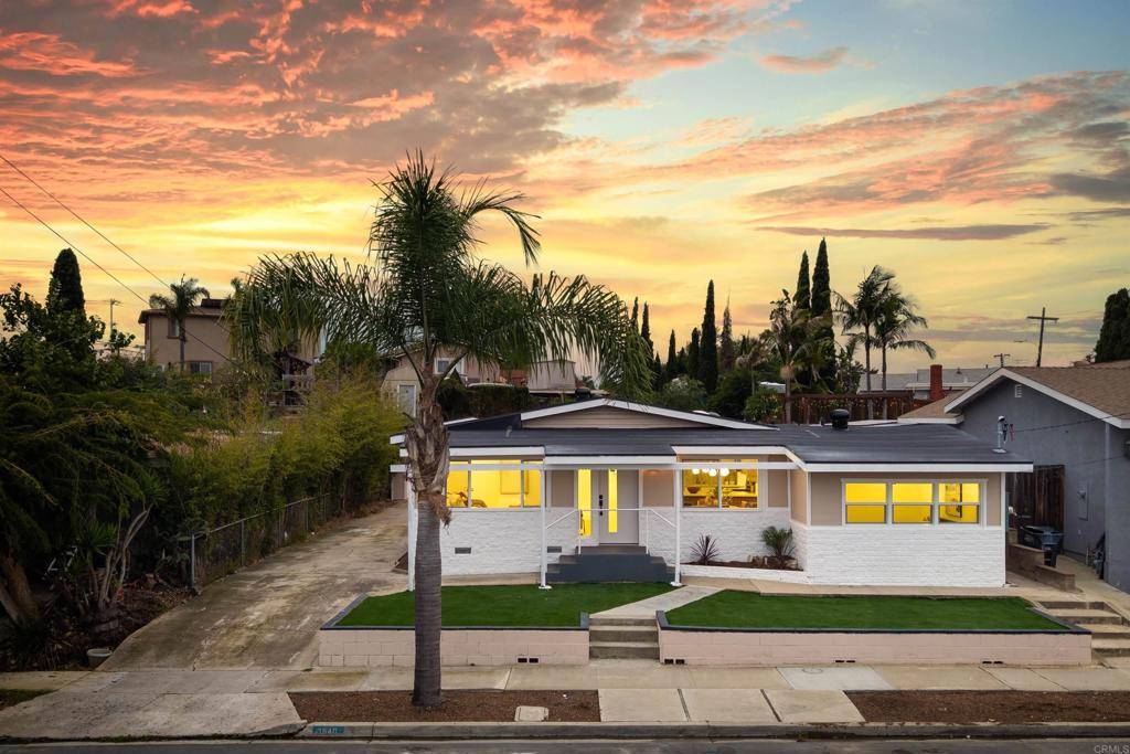 San Diego, CA 92117,3840 Tomahawk LN