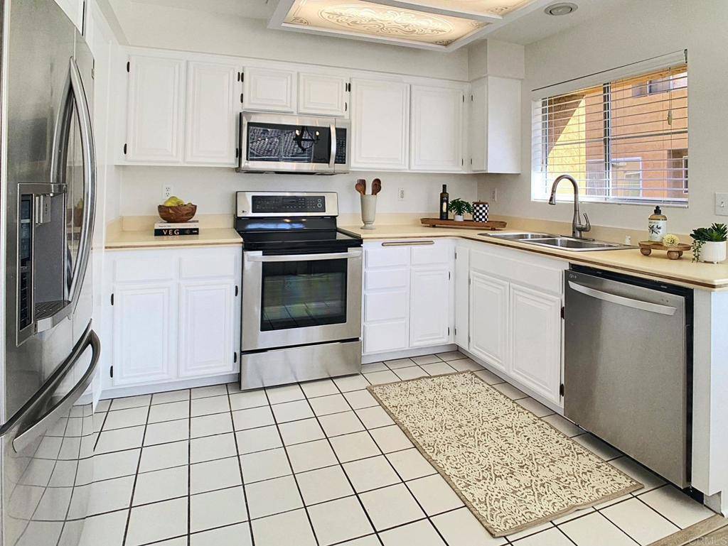 El Cajon, CA 92021,13802 Pinkard WAY #25