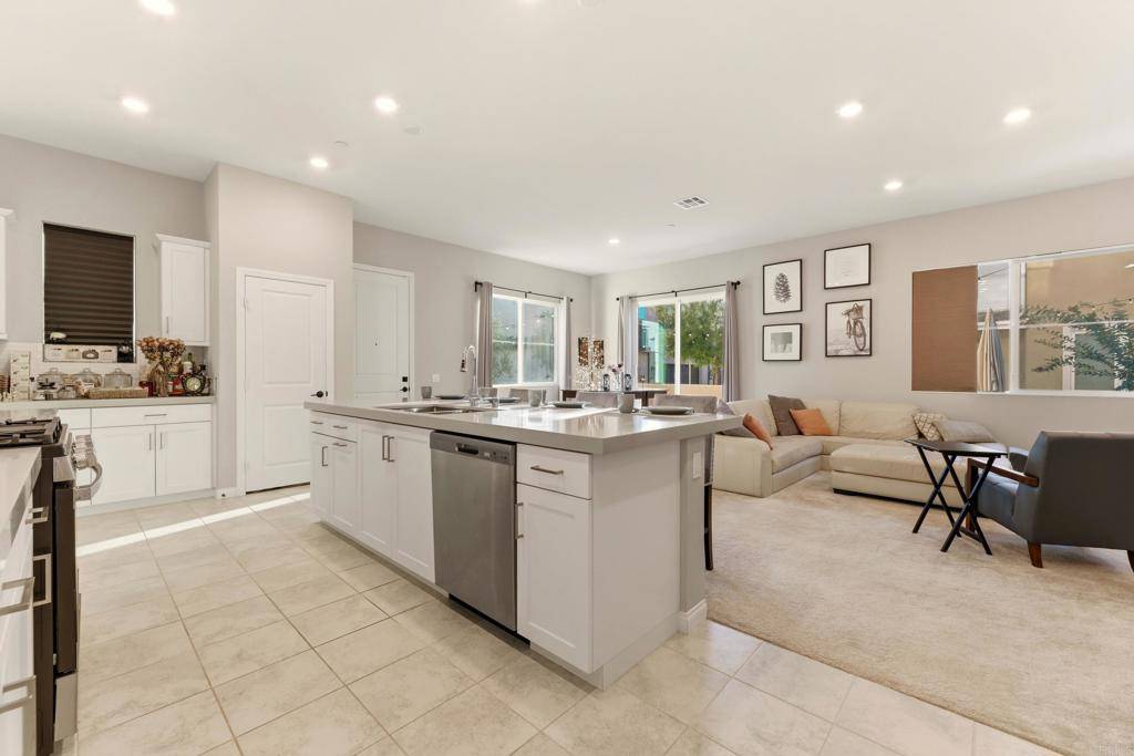 Chula Vista, CA 91913,2119 Bluestone Circle