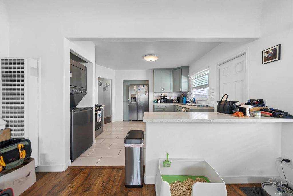 San Diego, CA 92115,4766 College AVE