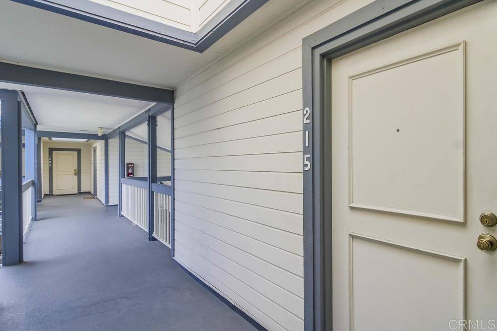 San Diego, CA 92103,3950 Cleveland AVE #215