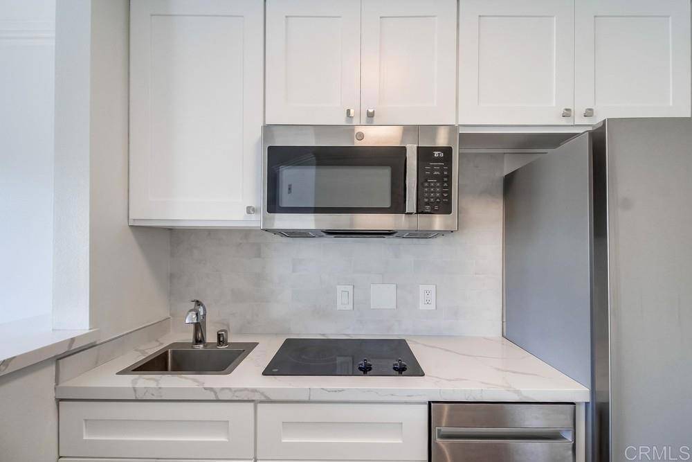 San Diego, CA 92103,3950 Cleveland AVE #215