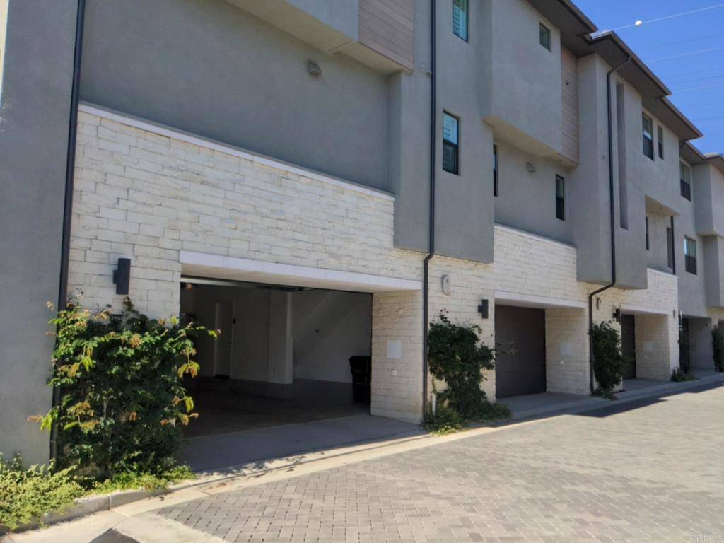 San Diego, CA 92108,2950 Via Alta Pl