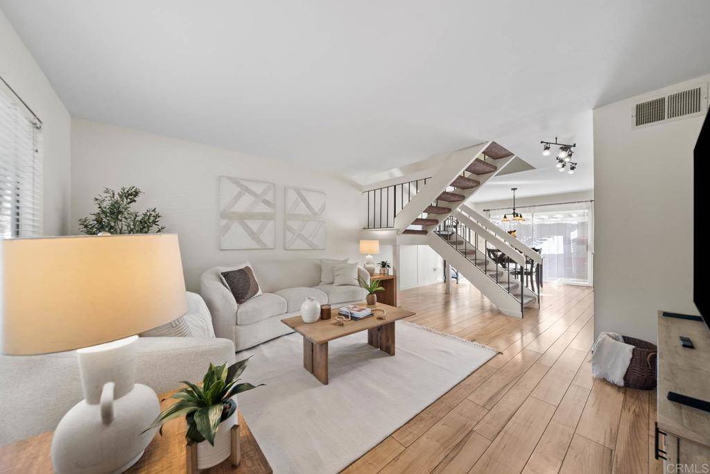 Santee, CA 92071,10658 King Phillip Ct.