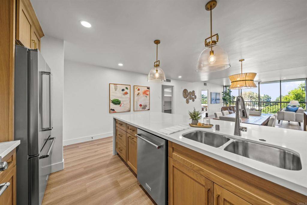 La Jolla, CA 92037,2500 Torrey Pines Rd #305