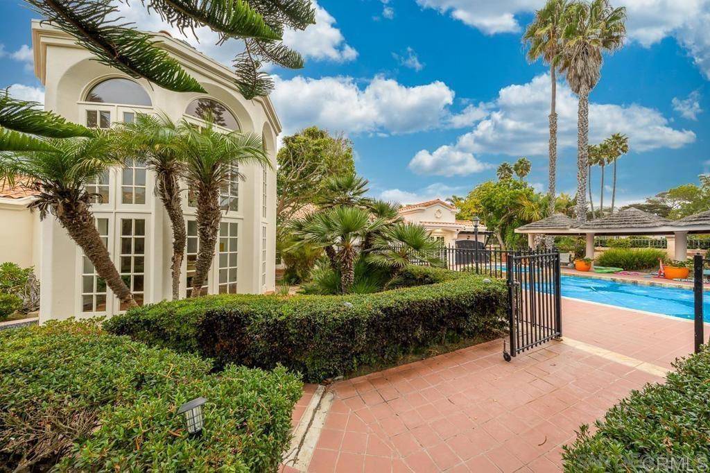 La Jolla, CA 92037,9450 La Jolla Farms RD