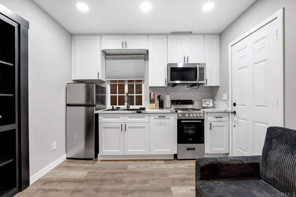 San Diego, CA 92139,2361 Hopkins ST