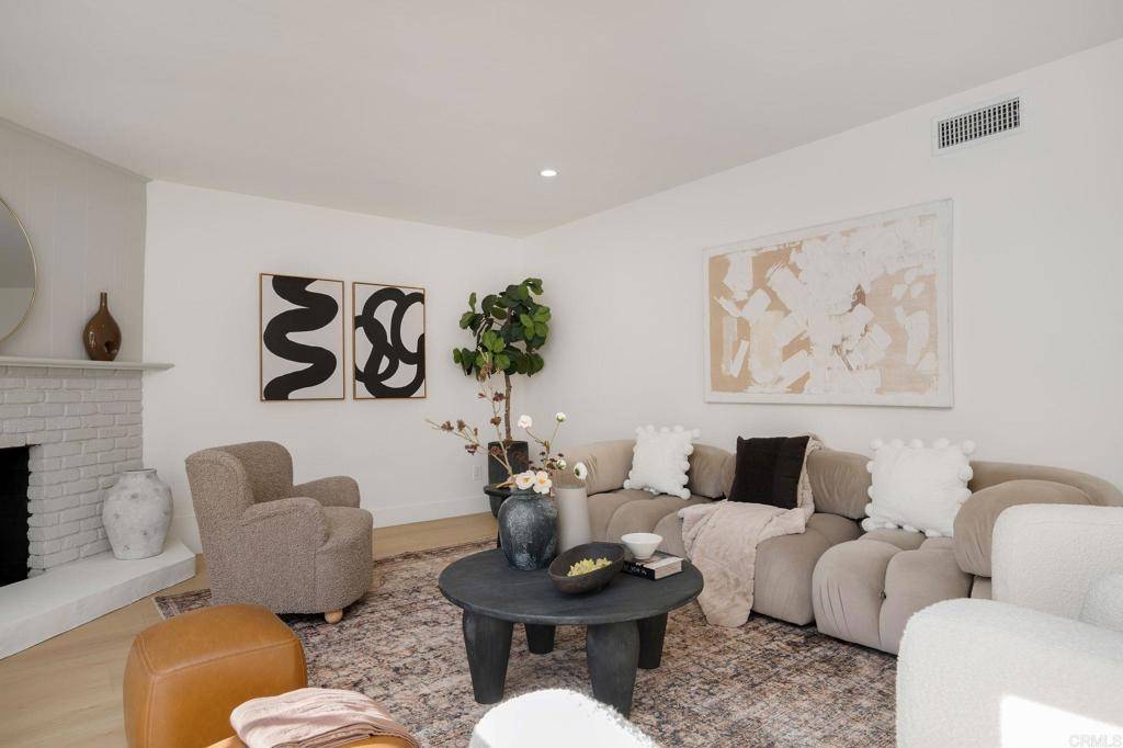 Northridge, CA 91326,18438 Los Alimos St