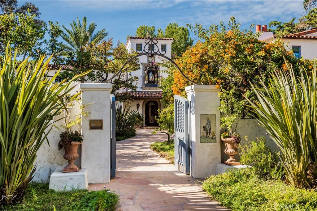 Palos Verdes Estates, CA 90274,909 Via Coronel