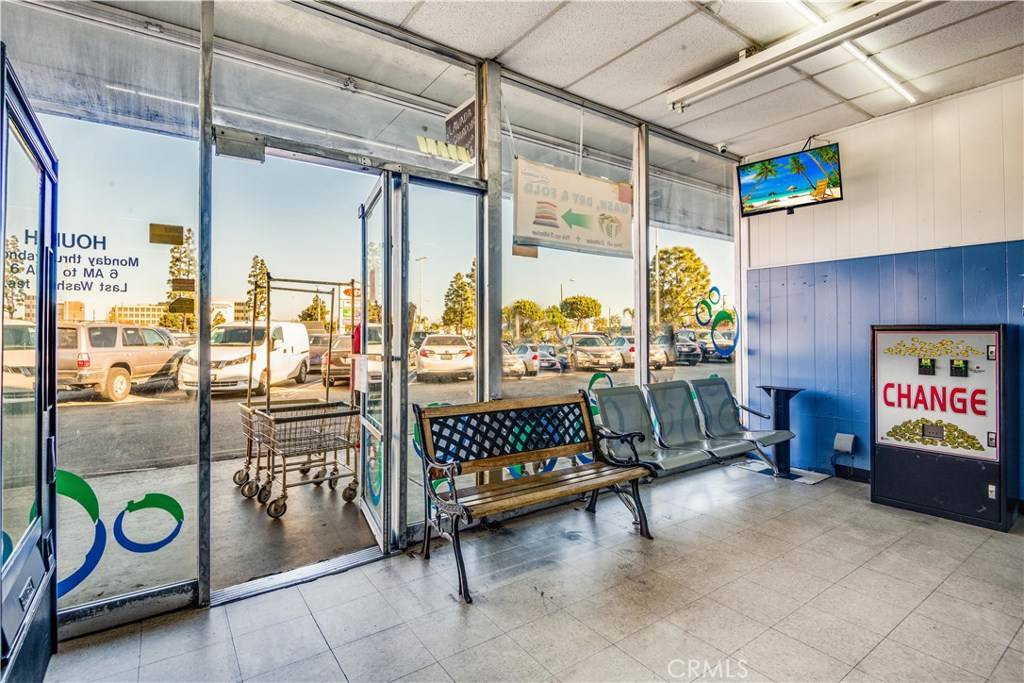 Hawthorne, CA 90250,11915 Hawthorne BLVD