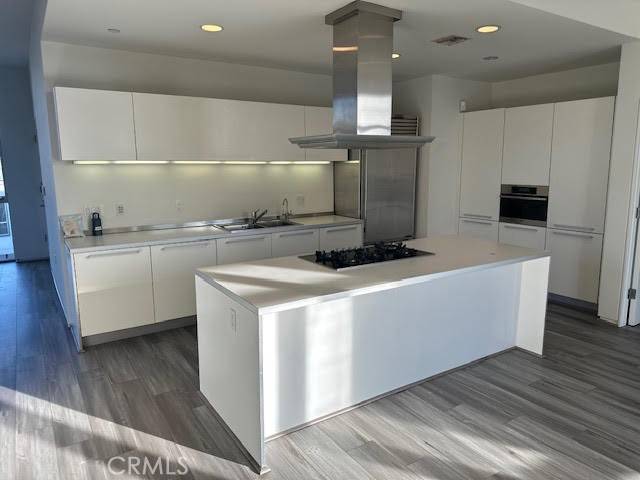 West Hollywood, CA 90069,825 N Kings RD #PH2