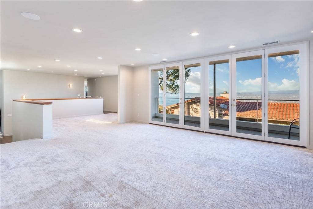 Rancho Palos Verdes, CA 90275,6085 Woodfern DR