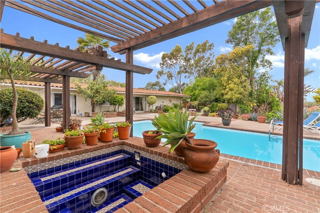 Palos Verdes Estates, CA 90274,2457 Via Sonoma