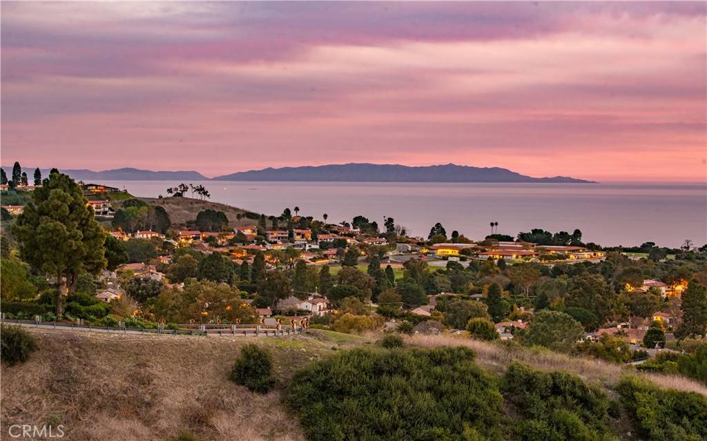 Palos Verdes Estates, CA 90274,940 Paseo La Cresta