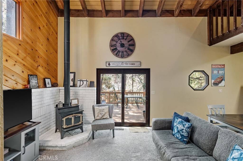 Big Bear, CA 92314,689 Butte AVE