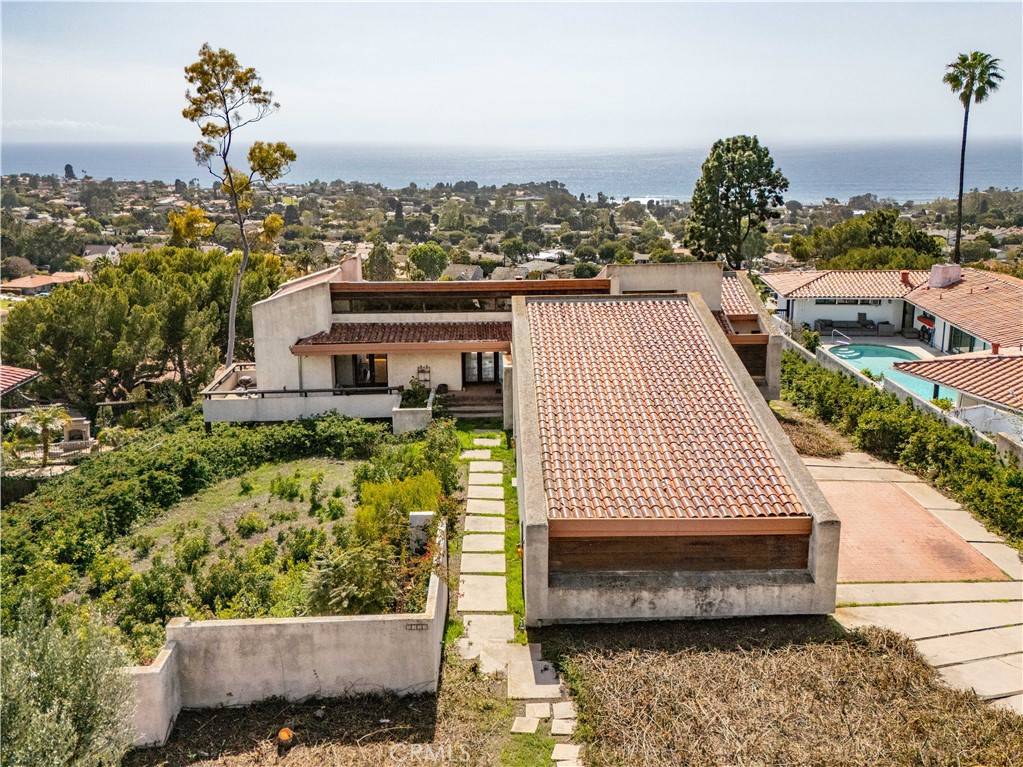 Palos Verdes Estates, CA 90274,2329 Via Olivera