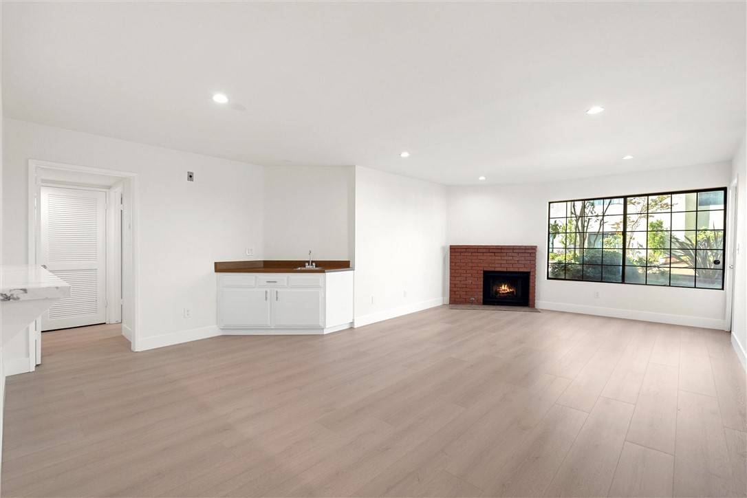 San Pedro, CA 90732,27980 S Western AVE #115