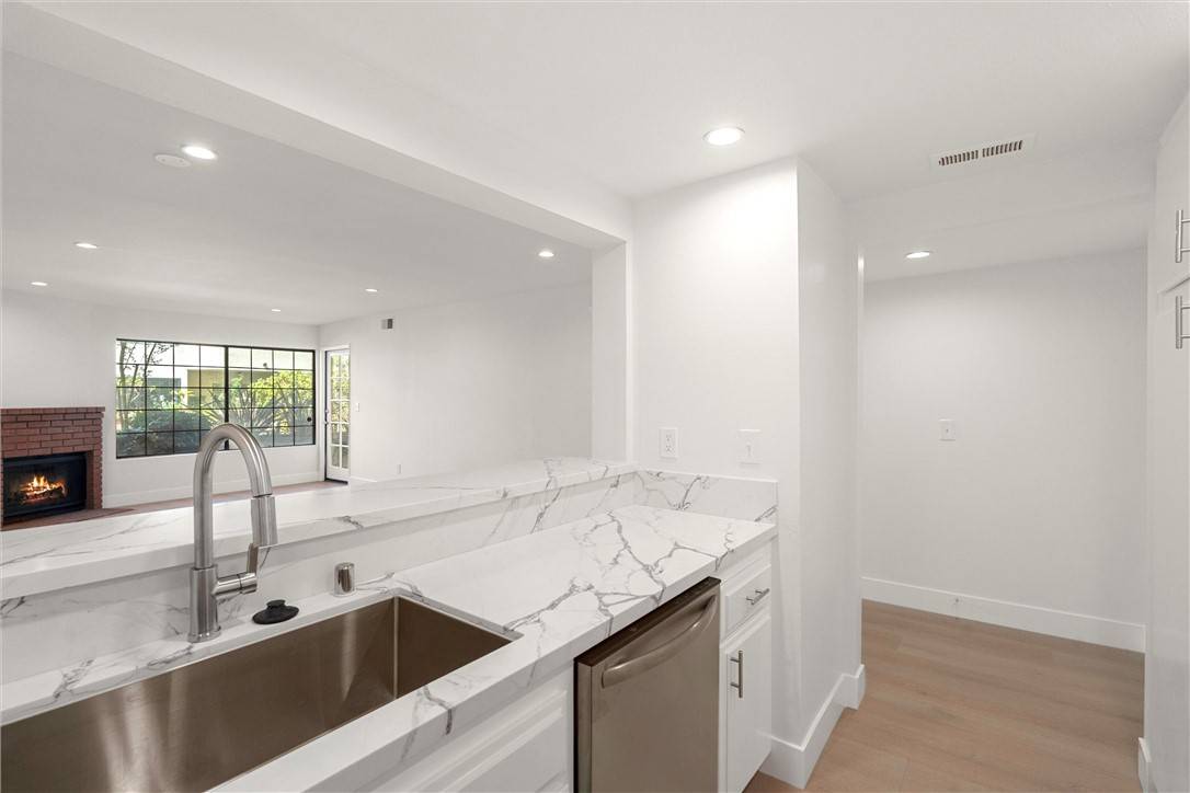 San Pedro, CA 90732,27980 S Western AVE #115