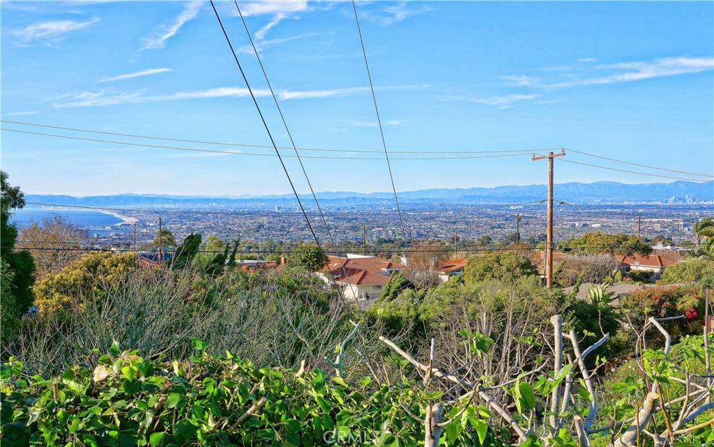 Rancho Palos Verdes, CA 90275,26235 Birchfield Ave