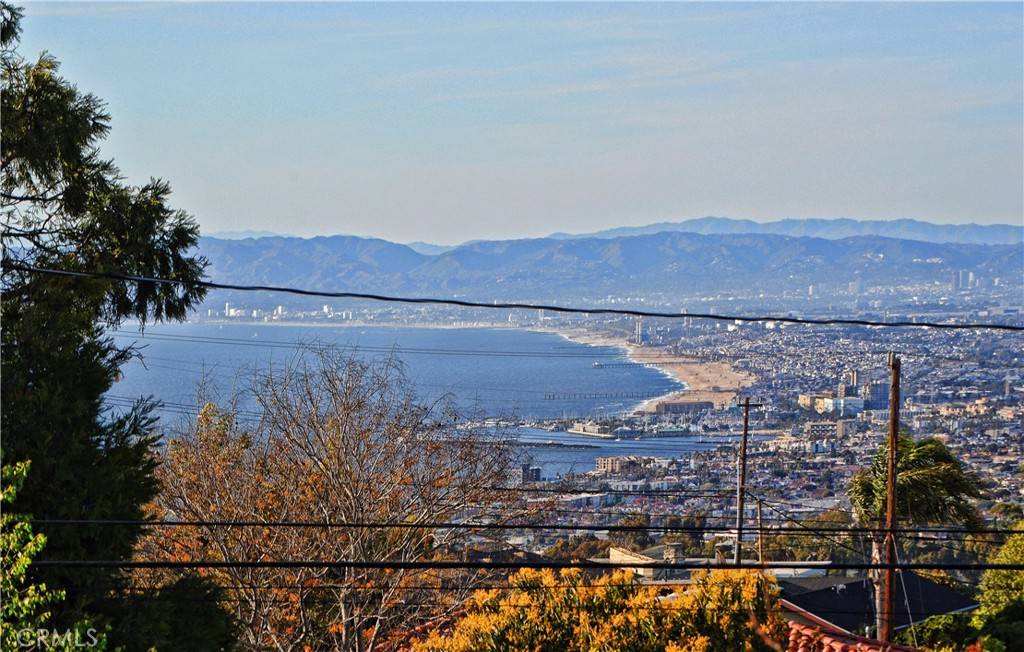Rancho Palos Verdes, CA 90275,26235 Birchfield Ave