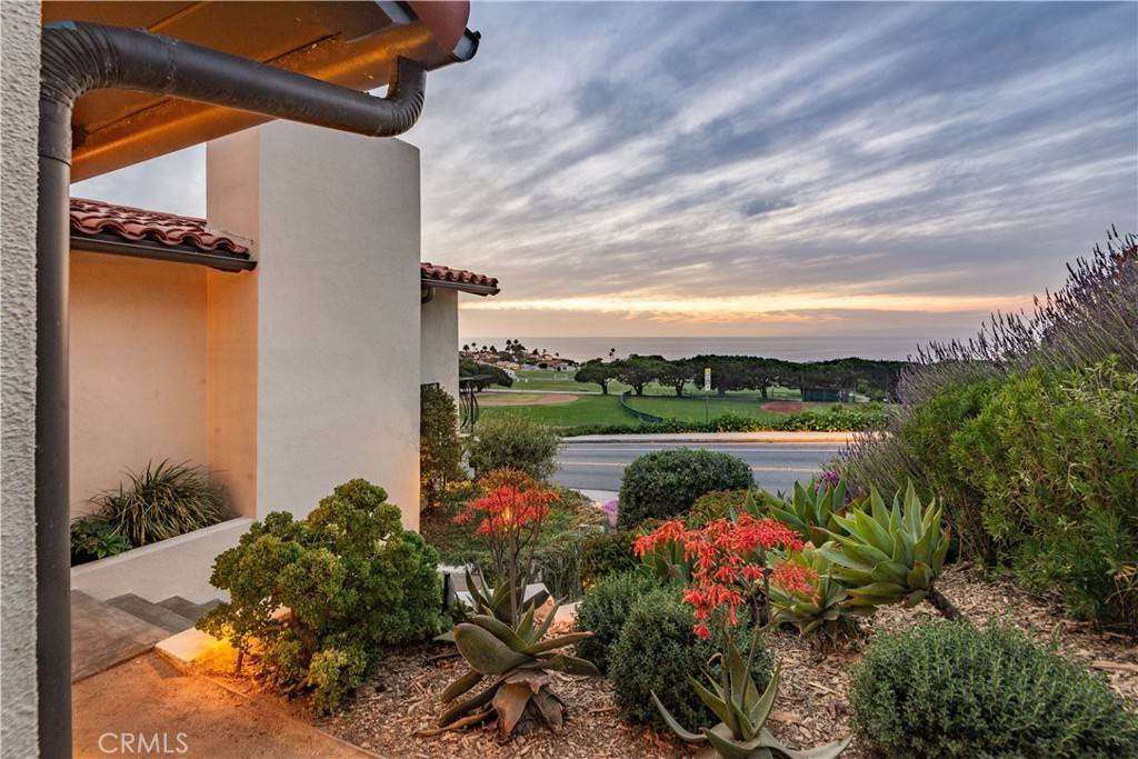Palos Verdes Estates, CA 90274,308 Via Almar