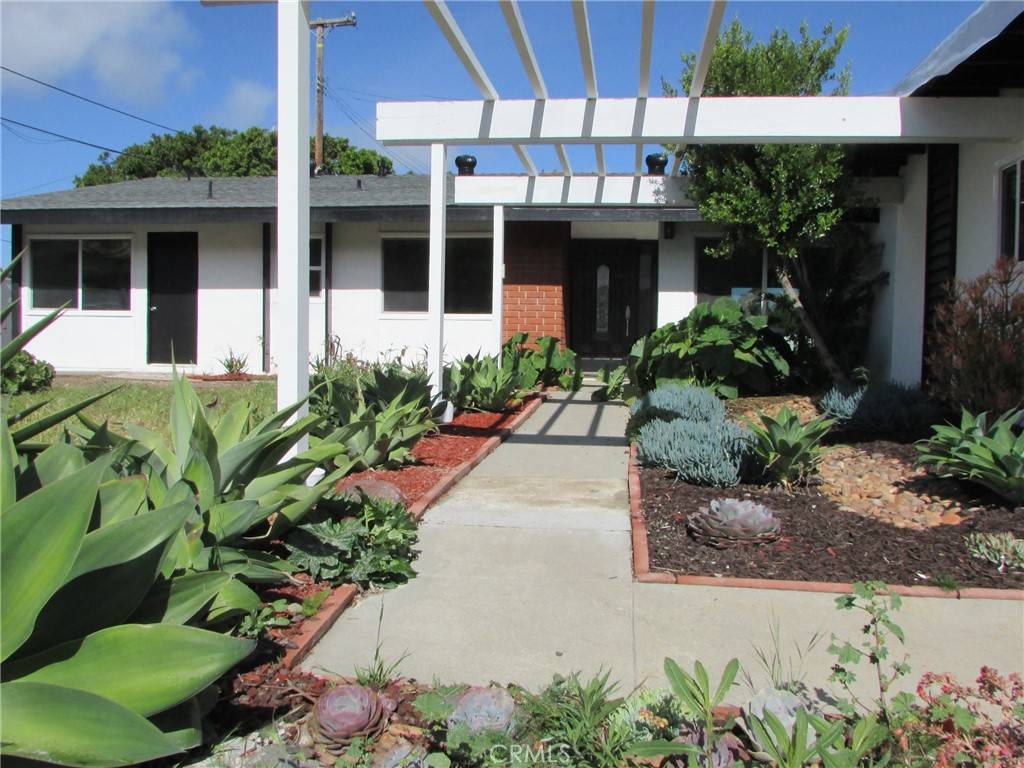 Rancho Palos Verdes, CA 90275,28011 Indian Rock DR