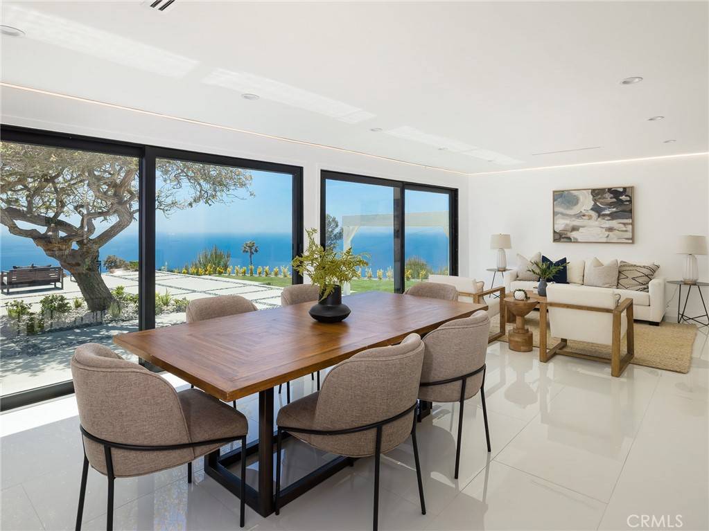 Rancho Palos Verdes, CA 90275,30414 Ganado DR