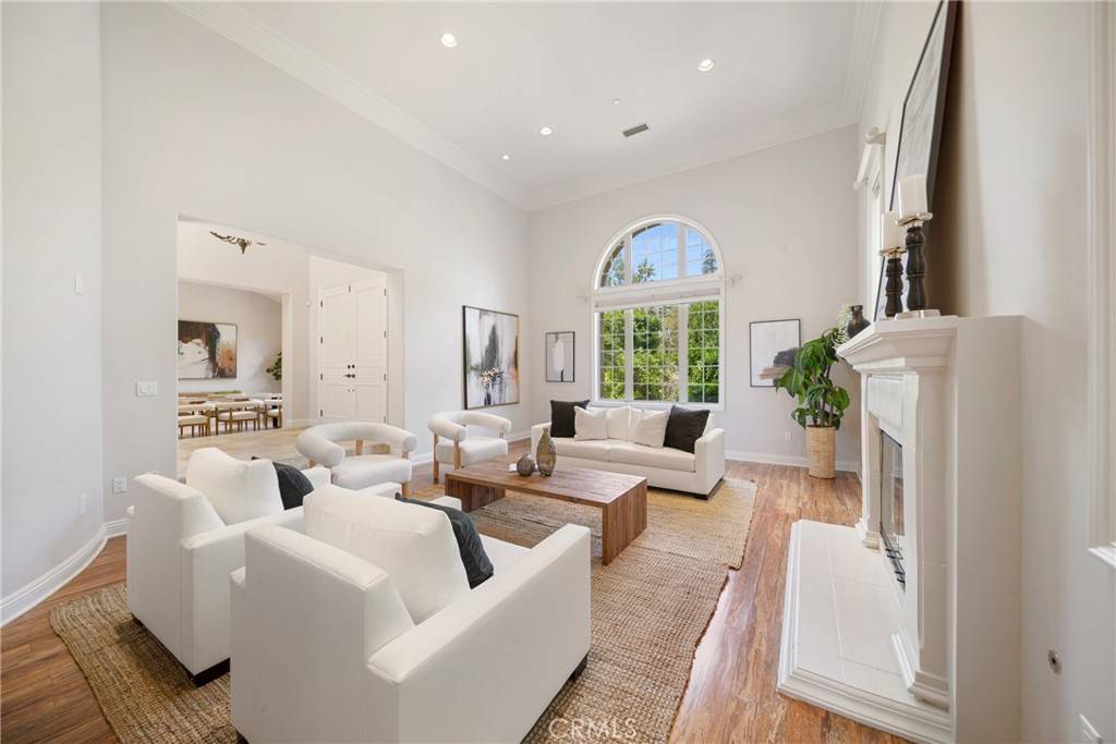 Encino, CA 91436,15850 Seville LN