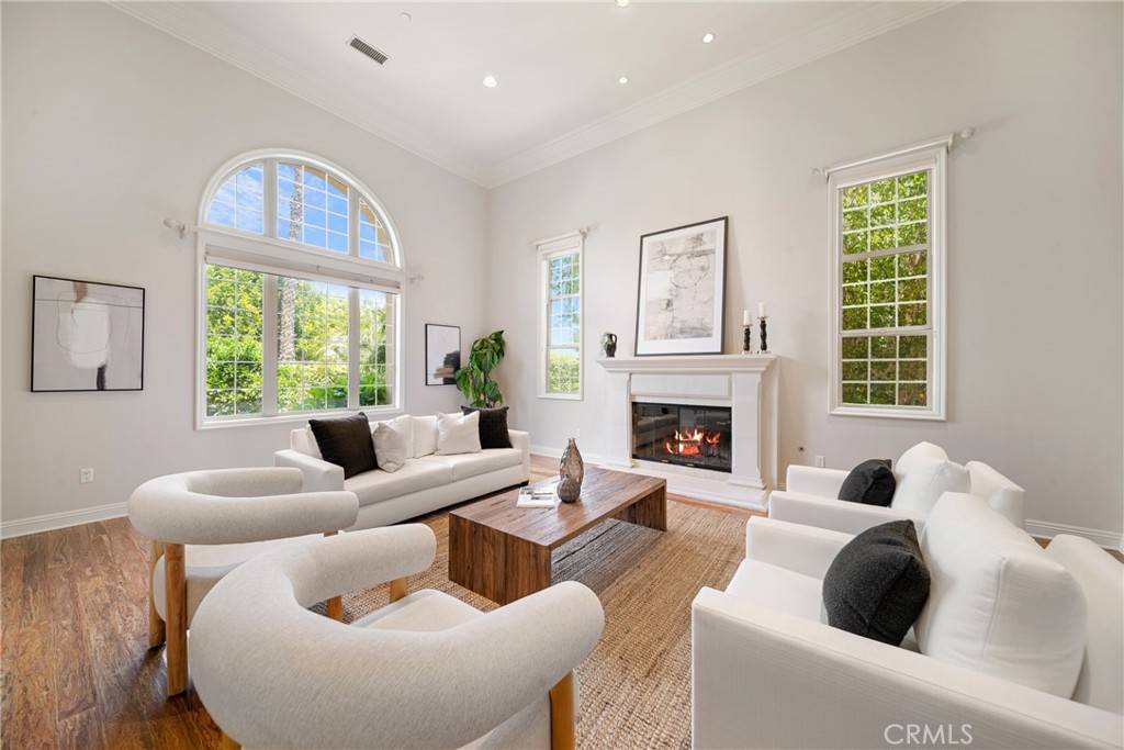 Encino, CA 91436,15850 Seville LN