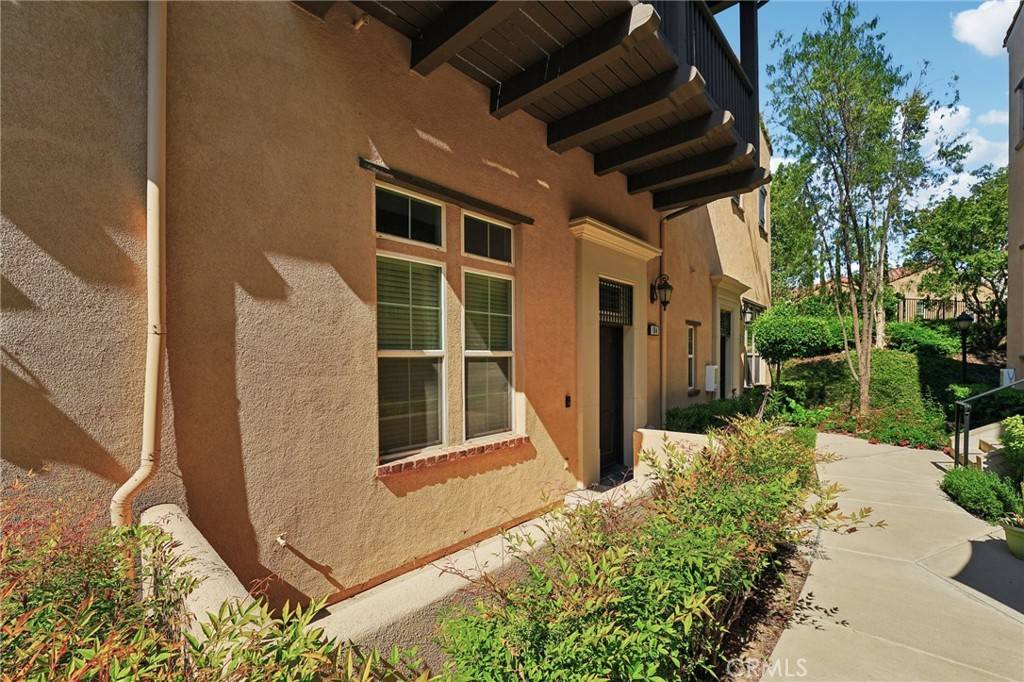 Corona, CA 92883,4437 Owens ST #104