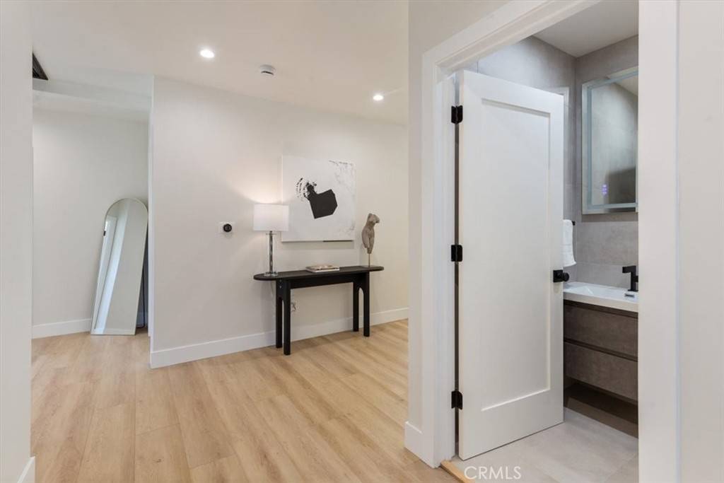 Woodland Hills, CA 91367,22452 Dolorosa ST