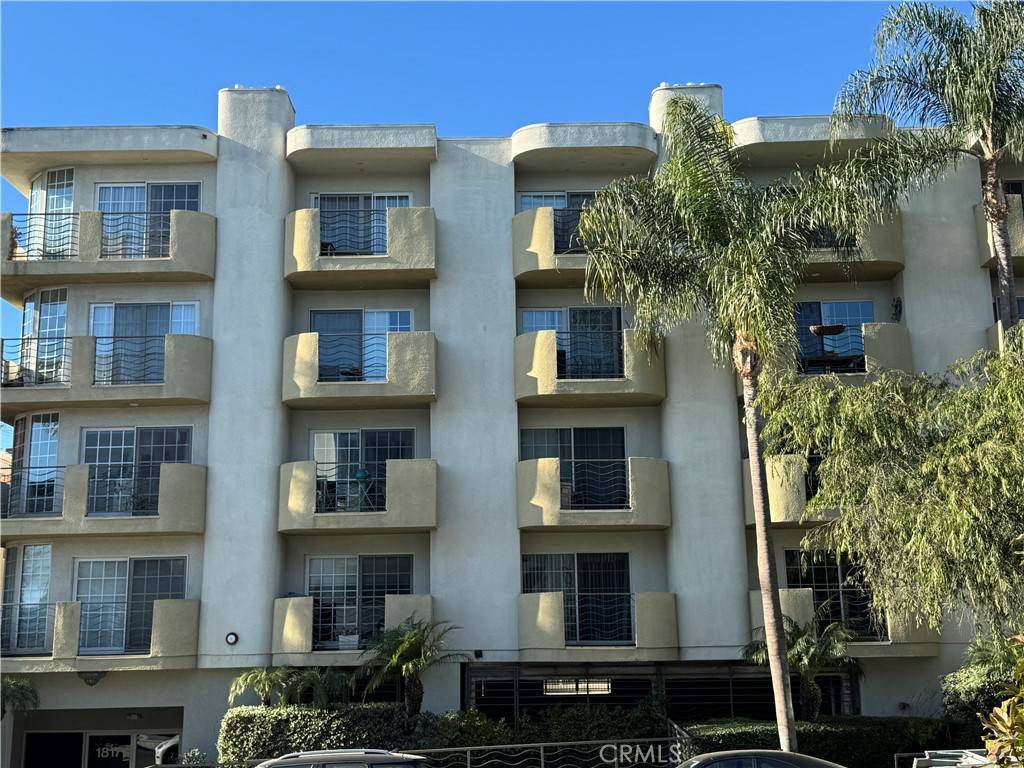 Los Angeles, CA 90025,1817 Selby Ave #205