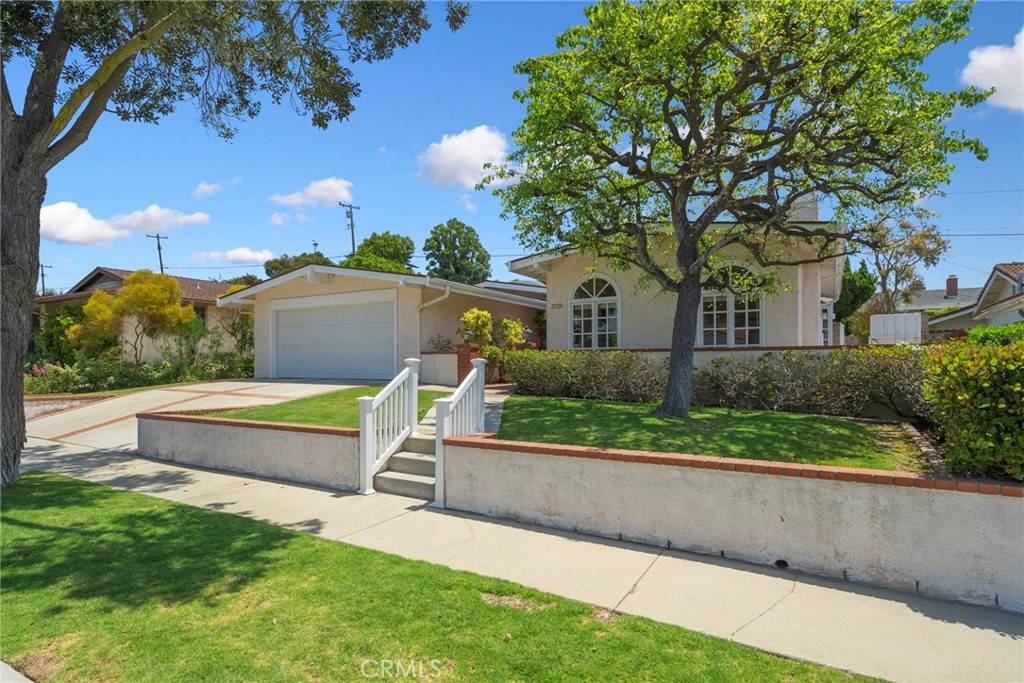 Rancho Palos Verdes, CA 90275,27128 Springcreek RD