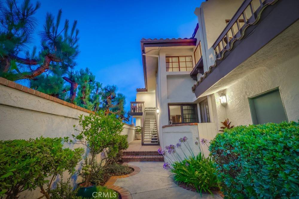 San Pedro, CA 90732,2209 W 25th ST #2
