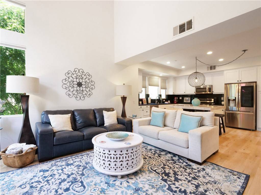 Hawthorne, CA 90250,5429 Strand #101