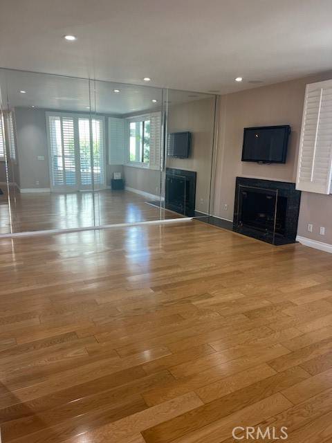 Redondo Beach, CA 90277,110 The Village #101