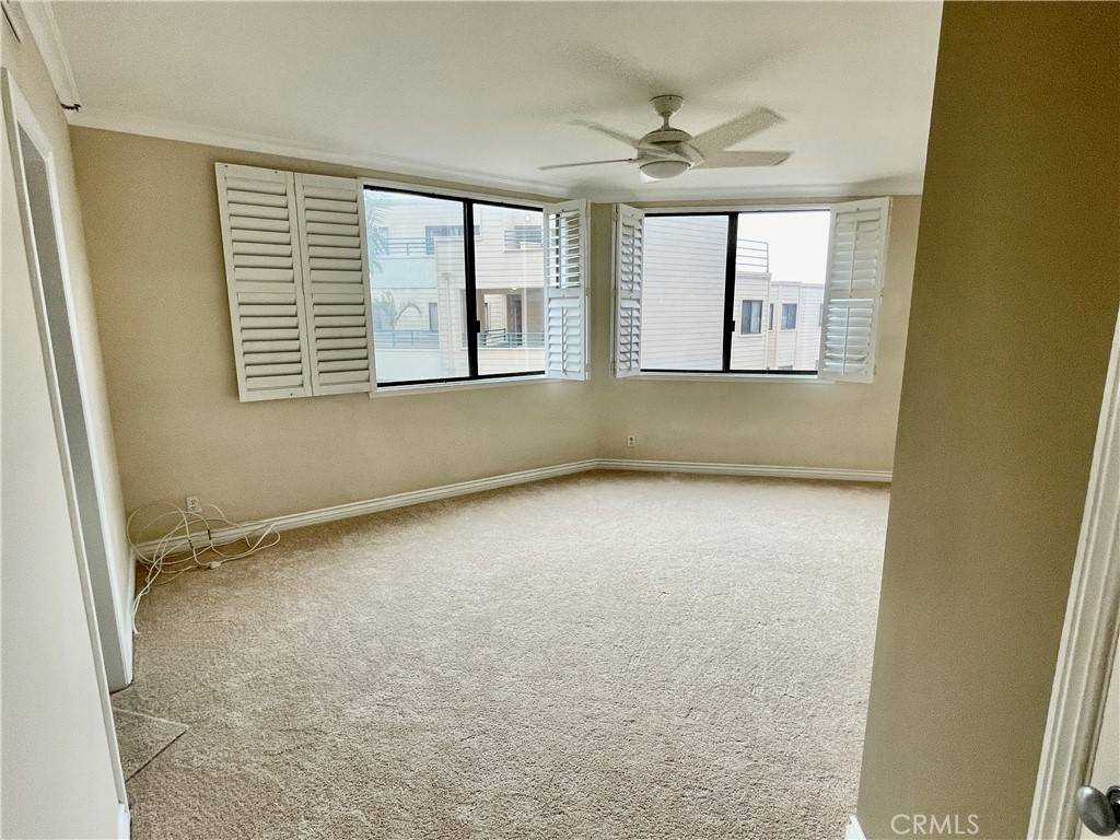 Redondo Beach, CA 90277,120 The Village #208