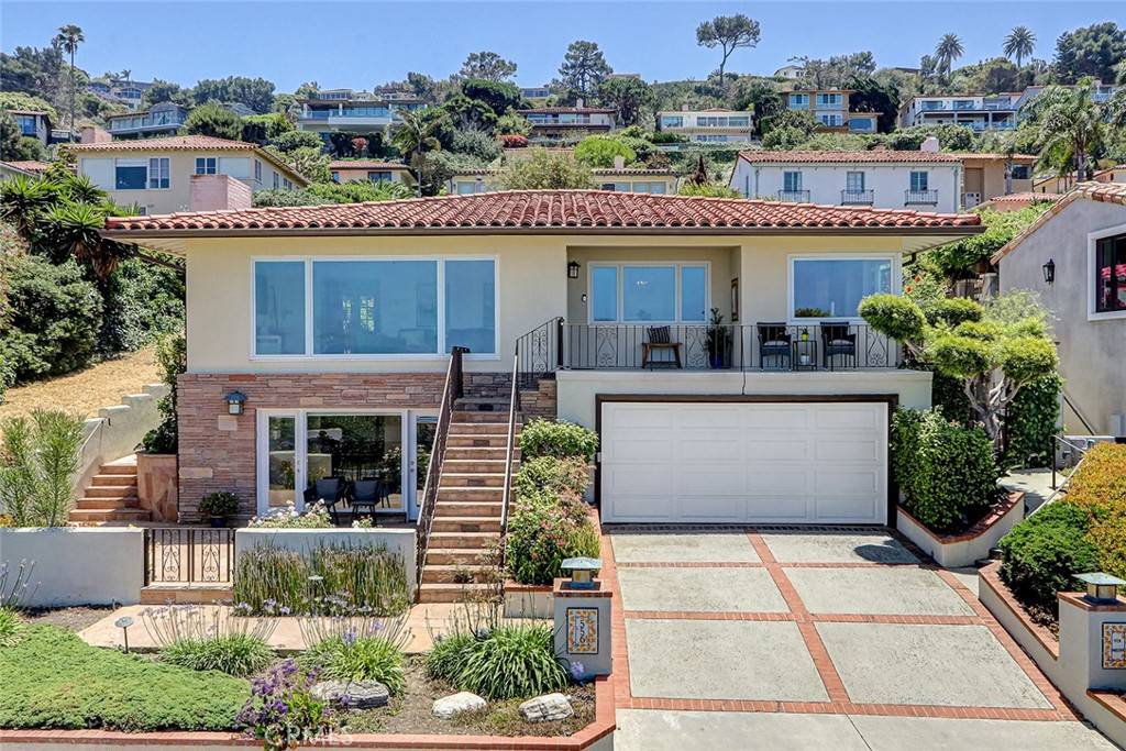 Palos Verdes Estates, CA 90274,556 Via Media