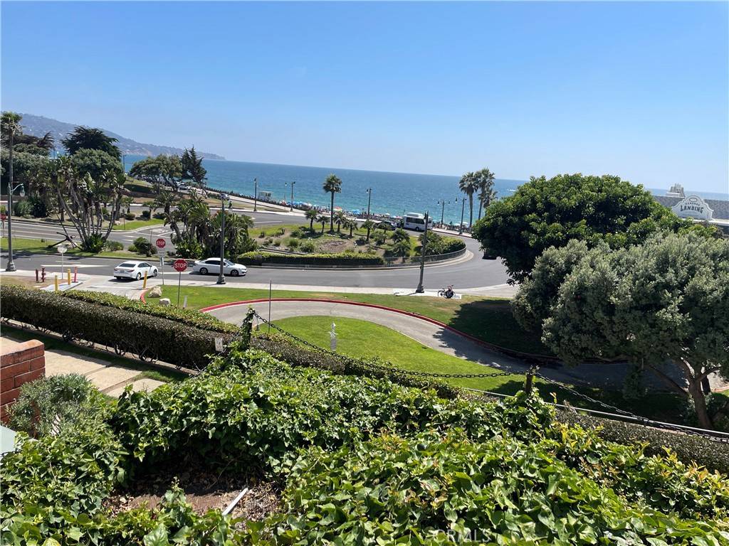 Redondo Beach, CA 90277,670 The Village