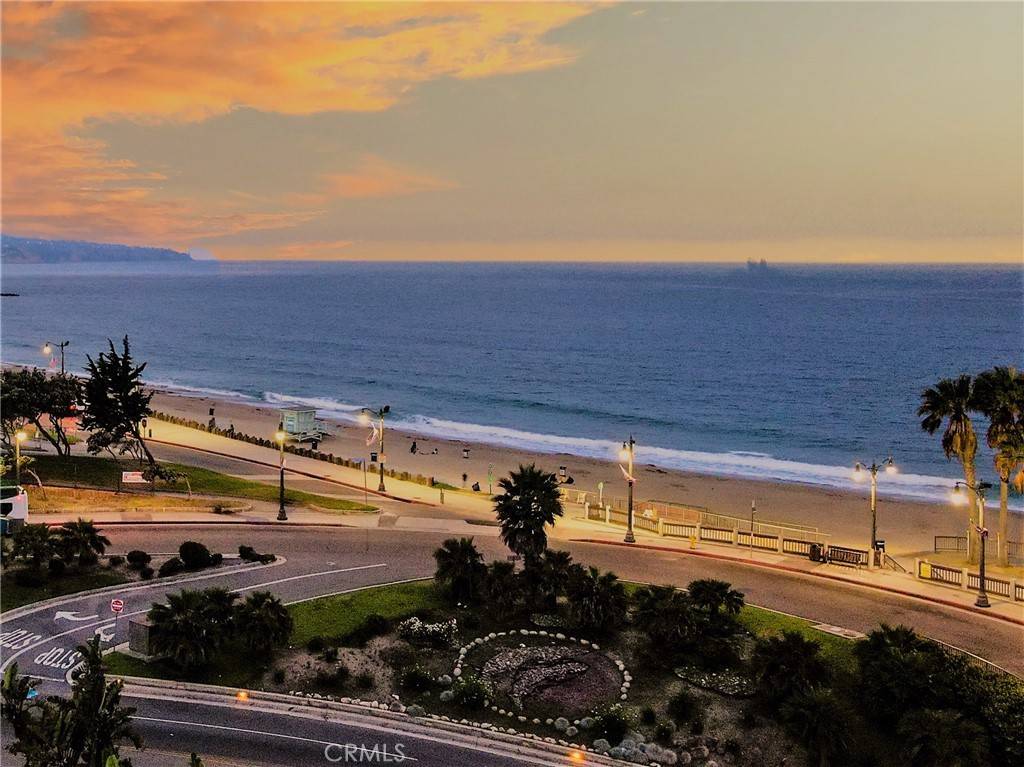Redondo Beach, CA 90277,670 The Village