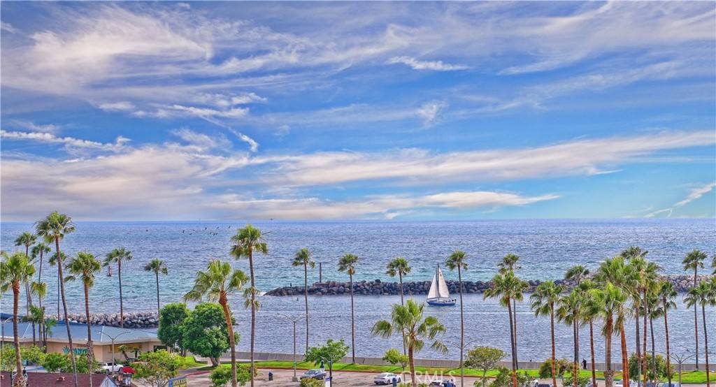 Redondo Beach, CA 90277,110 The Village #507