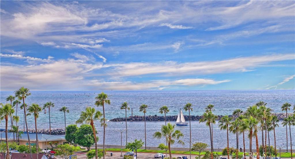 Redondo Beach, CA 90277,110 The Village #507