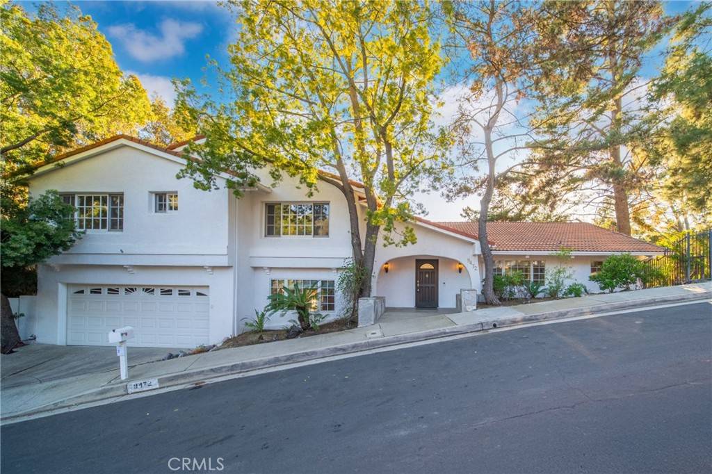 Beverly Hills, CA 90210,9472 Rembert LN