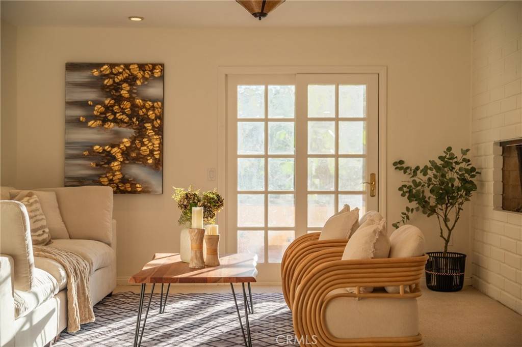 Beverly Hills, CA 90210,9472 Rembert LN