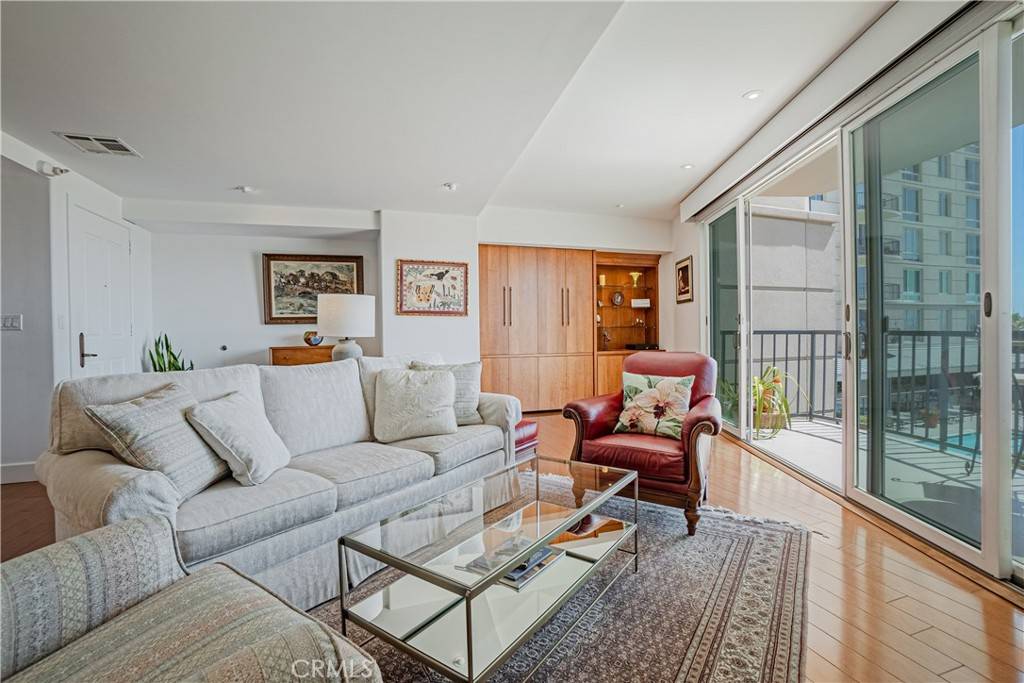Long Beach, CA 90802,850 E Ocean BLVD #210