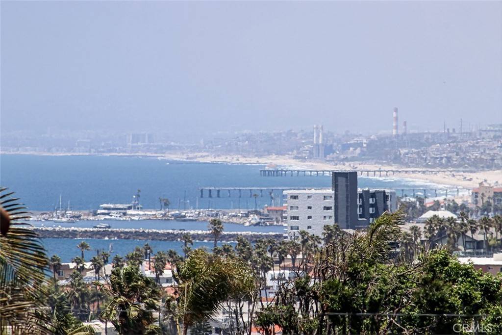 Redondo Beach, CA 90277,329 Calle Mayor