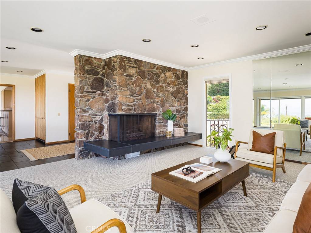 Rancho Palos Verdes, CA 90275,2063 Chandeleur DR